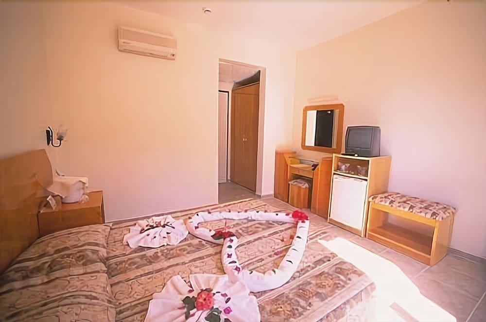 Carmina Hotel Oludeniz Exterior photo